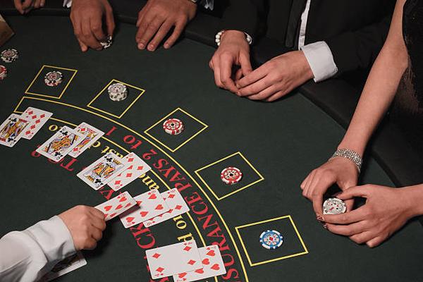 Understanding the Main Services of casino trực tuyến uy tín