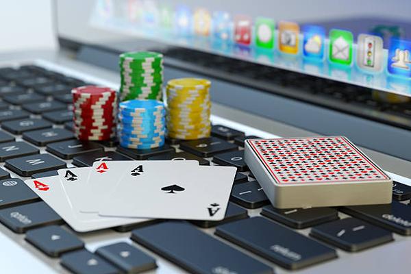 Understanding Digital Entertainment Discussions About 토토사이트